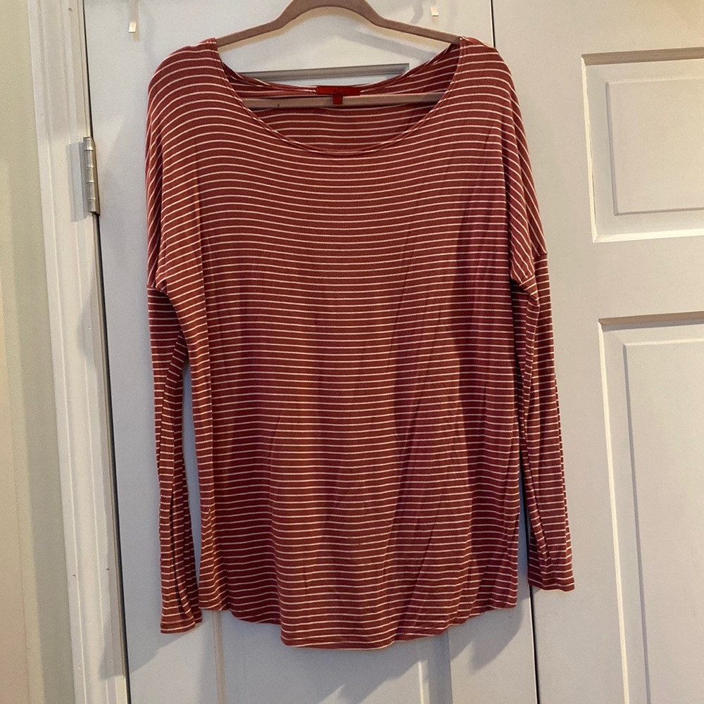 Buckle boatneck long sleeved tee